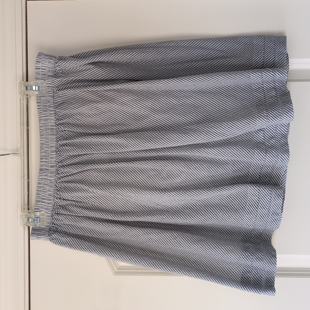 GAP Gray and White Striped Mini‎ Skirt